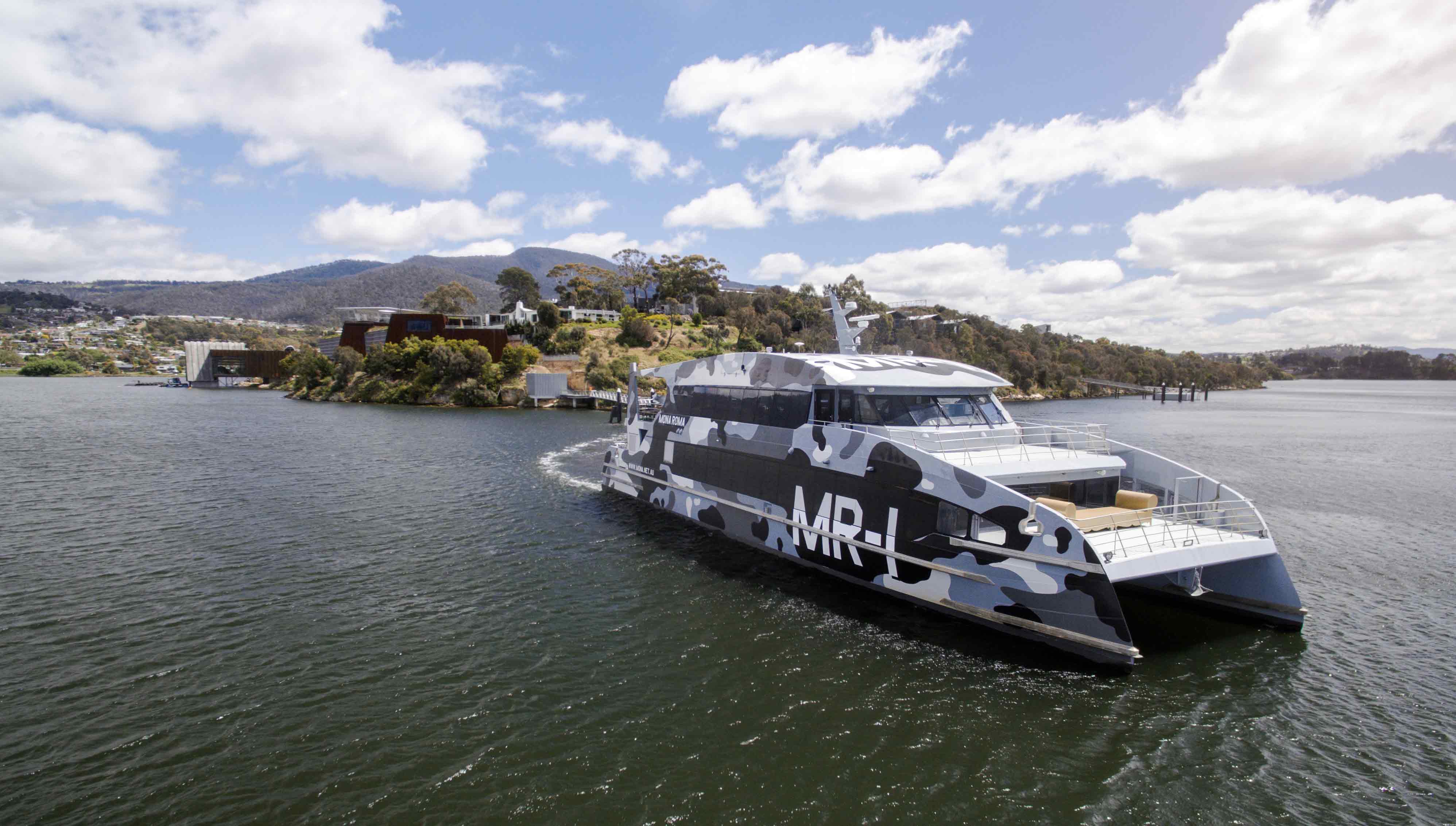 MR-1  on River Derwent