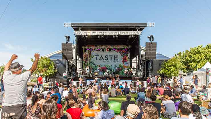 Live entertainment (Image: Natasha Mulhall)