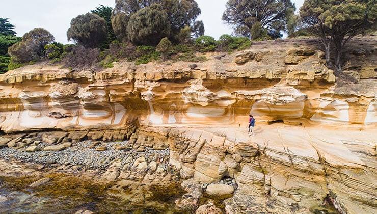 Painted Cliffs (Image: Stu Gibson/Tourism Tasmania)