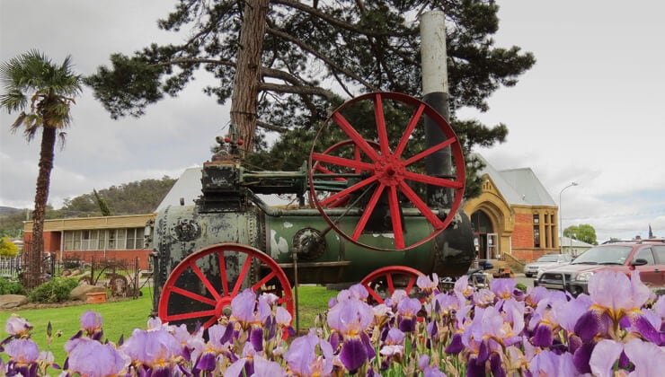 Willoe Court Antique Centre (Image: Tourism Tasmania & Kathryn Leahy)
