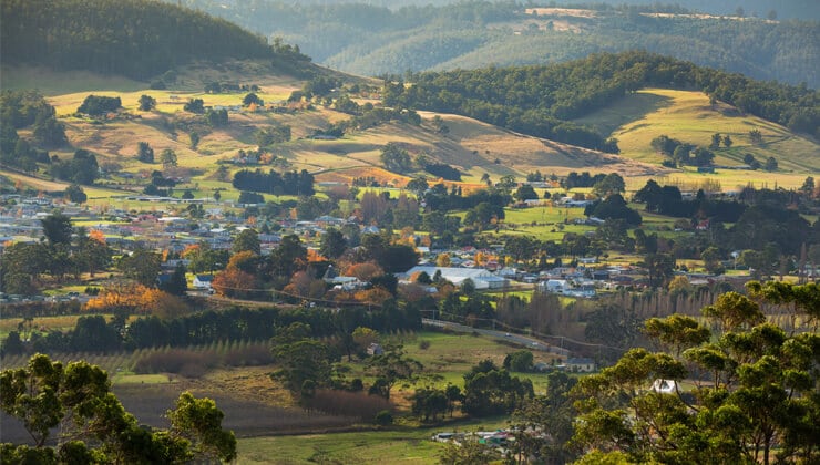 Huon River (Image: Tourism Tasmania & Nick Osborne)