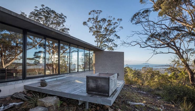 Rocky Hills Avalon Retreats outdoor bath